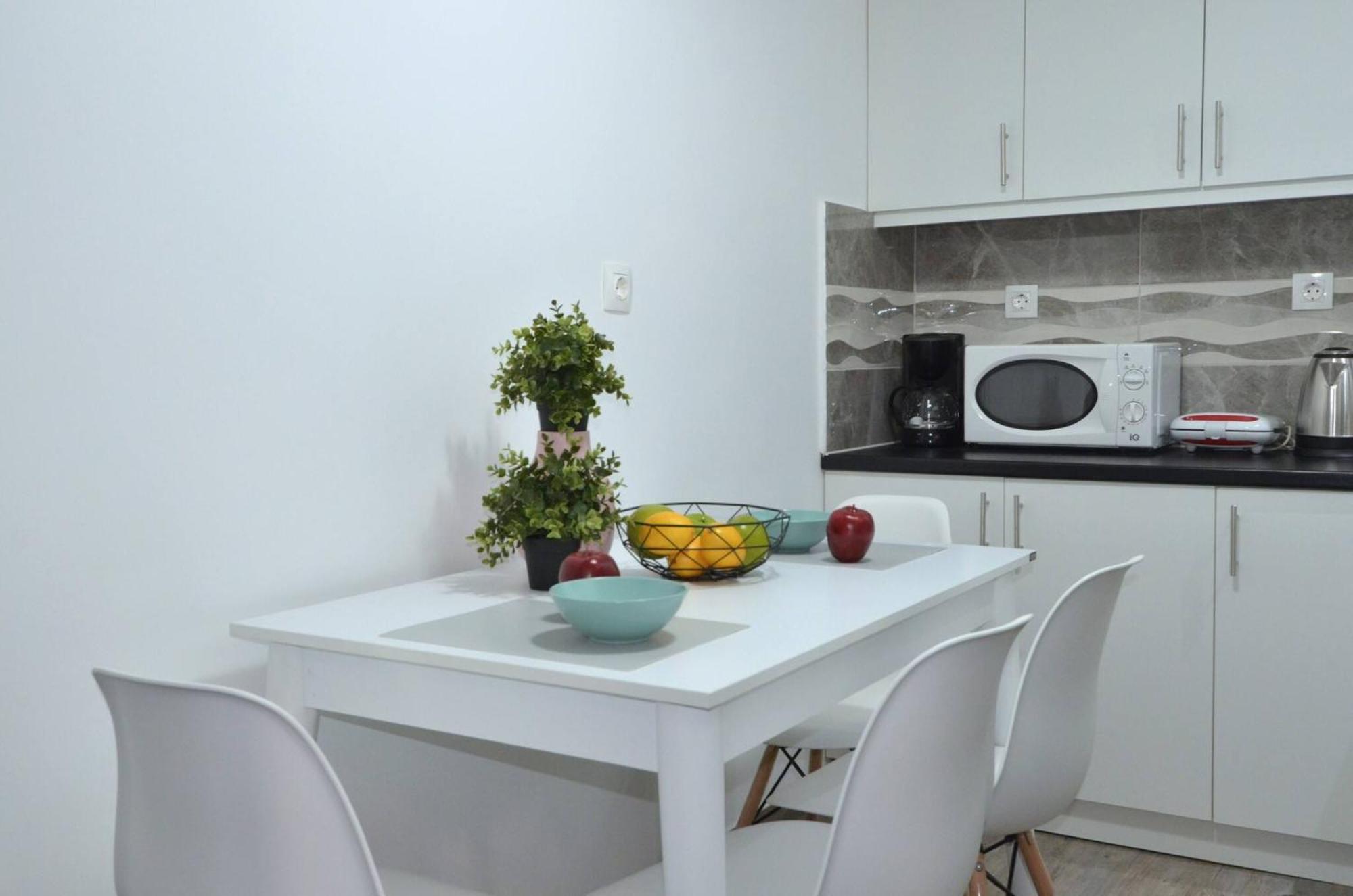 A Spacious Minimal Apatment At Chalandri Atenas Exterior foto